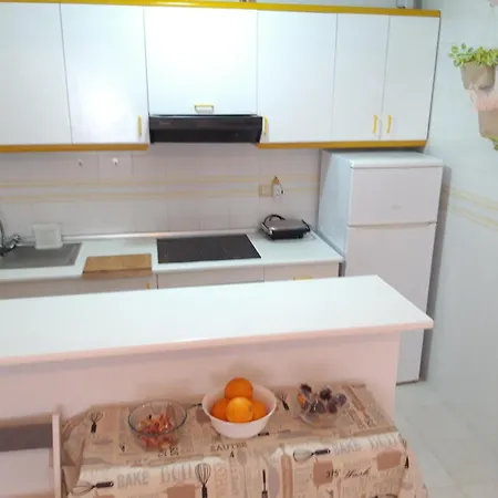 Con Patio Y Terraza Solarium بيت للعطل تورّيفيِخا