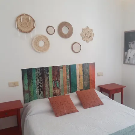 Con Patio Y Terraza Solarium بيت للعطل